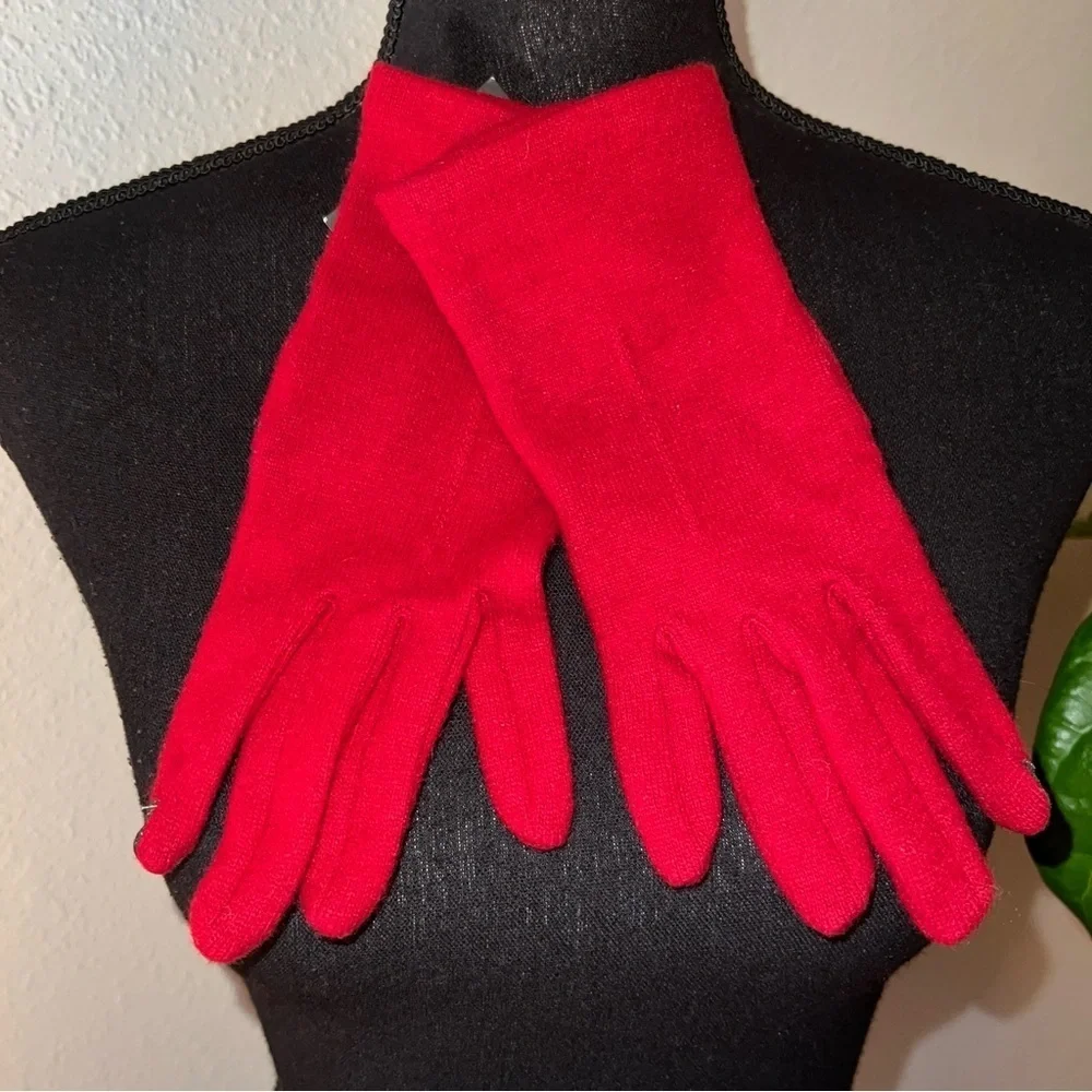 Cynthia Rowley New York Women’s Fire Engine Red Touch Gloves NWT Size Medium